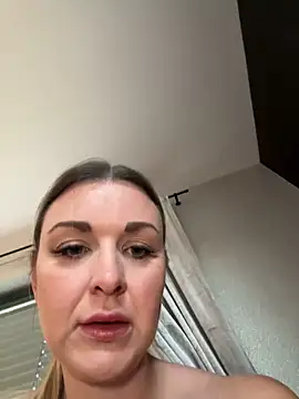 Snapshot of Bella-Tight chatting on 18, 3, 2026 Bella-Tight online show from 18, 3, 2026