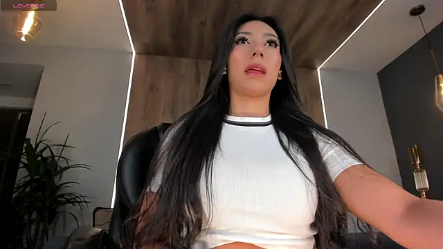 LizzHamilton   online show from 14, 12, 2024