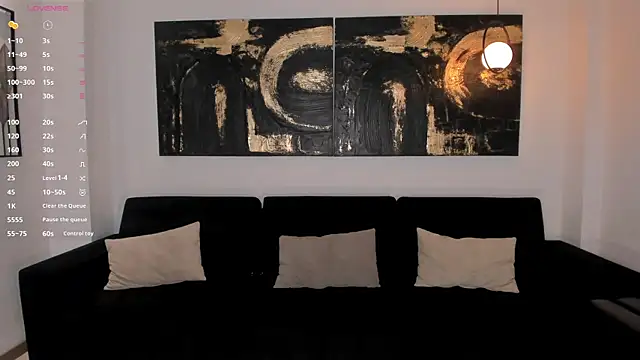 LizzHamilton   online show from 6, 3, 2026