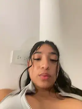 Snapshot of Bellafr chatting on 4, 1, 2025 Bellafr online show from 4, 1, 2025