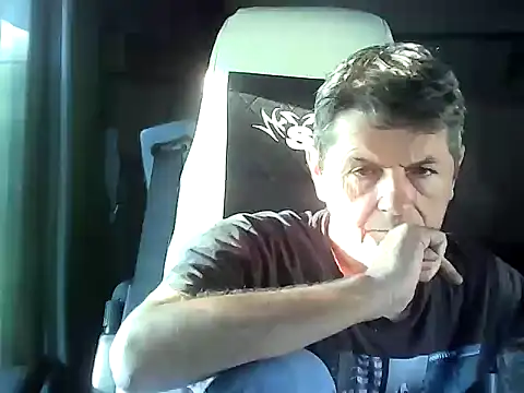 Snapshot of czarek888 chatting on 12, 10, 2025 czarek888 online show from 12, 10, 2025