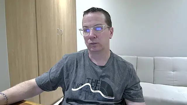 BrettJ81 online show from 9, 9, 2025