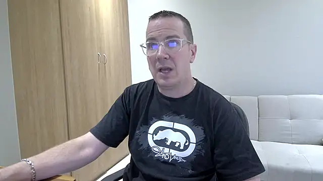 BrettJ81 online show from 18, 3, 2026