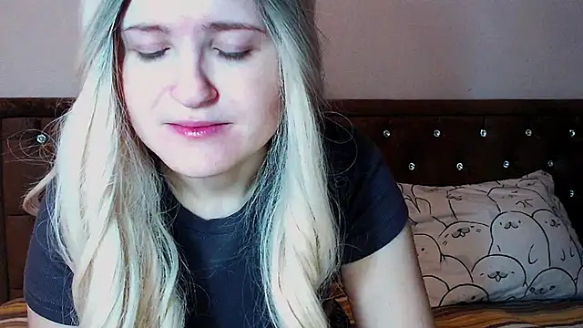 Sara4uu online show from 3, 12, 2025