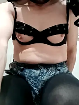 Snapshot of JOHANNA9MOI02 chatting on 21, 12, 2025 JOHANNA9MOI02 online show from 21, 12, 2025