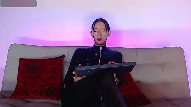 alicee salvatore online show from 21, 3, 2025