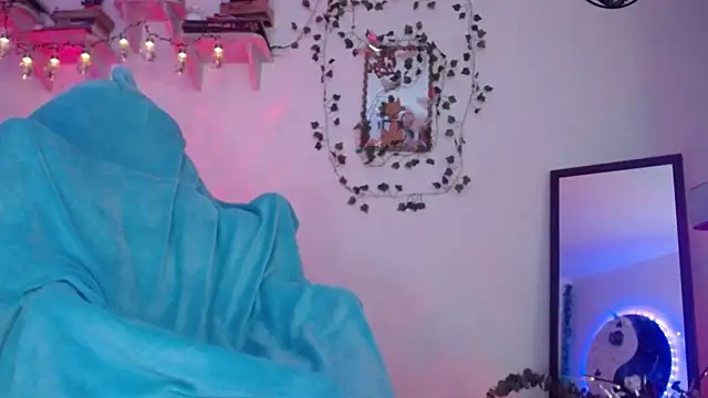 Snapshot of Eve_Blue77 chatting on 14, 9, 2025 Eve Blue77 online show from 14, 9, 2025