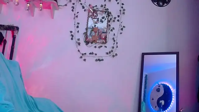 Snapshot of Eve_Blue77 chatting on 20, 9, 2025 Eve Blue77 online show from 20, 9, 2025