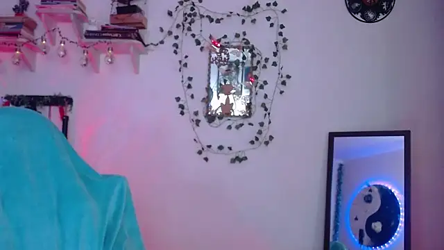 Snapshot of Eve_Blue77 chatting on 9, 10, 2025 Eve Blue77 online show from 9, 10, 2025