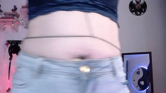 Snapshot of Eve_Blue77 chatting on 17, 10, 2025 Eve Blue77 online show from 17, 10, 2025