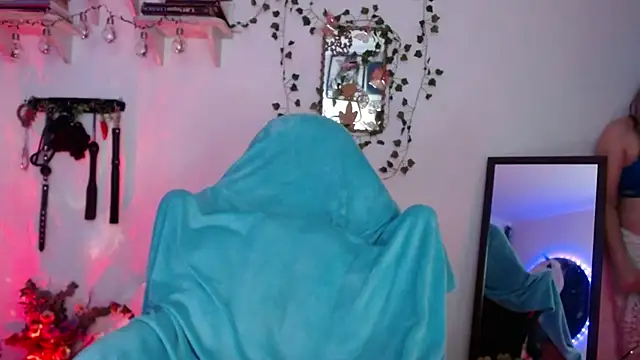 Snapshot of Eve_Blue77 chatting on 13, 11, 2025 Eve Blue77 online show from 13, 11, 2025