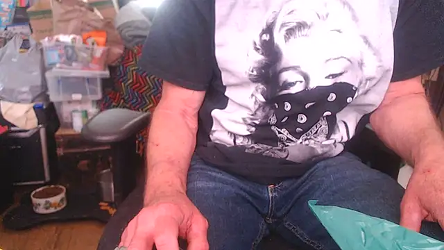 lovenoslut2 online show from 27, 4, 2026