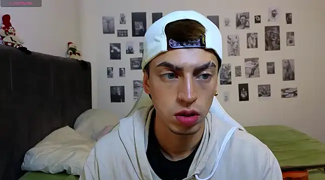 Snapshot of perlman_gigolo2 chatting on 15, 12, 2024 perlman gigolo2 online show from 15, 12, 2024