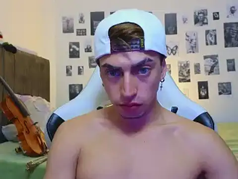 Snapshot of perlman_gigolo2 chatting on 17, 12, 2024 perlman gigolo2 online show from 17, 12, 2024