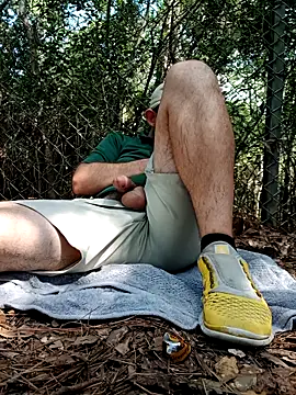 Snapshot of afTerparTycloudz chatting on 12, 9, 2025 afTerparTycloudz online show from 12, 9, 2025