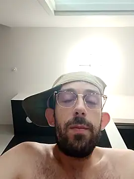 Snapshot of afTerparTycloudz chatting on 17, 10, 2025 afTerparTycloudz online show from 17, 10, 2025