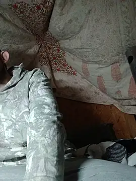 Snapshot of afTerparTycloudz chatting on 17, 12, 2025 afTerparTycloudz online show from 17, 12, 2025