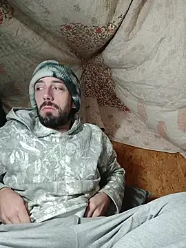 Snapshot of afTerparTycloudz chatting on 18, 12, 2025 afTerparTycloudz online show from 18, 12, 2025