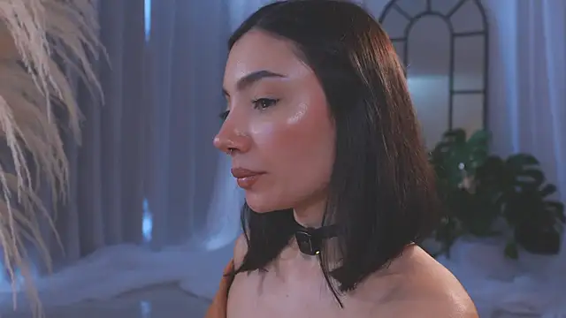 AmyArmstrong online show from 17, 11, 2025