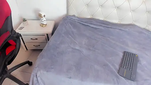 Snapshot of oliver_price1 chatting on 3, 4, 2026 oliver price1 online show from 3, 4, 2026