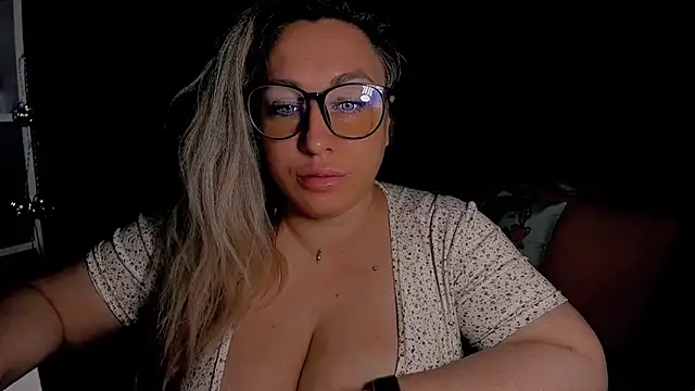 Snapshot of CumOnMy_Tits chatting on 29, 4, 2026 CumOnMy Tits online show from 29, 4, 2026