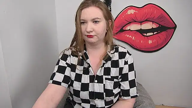 LaraDream online show from 4, 12, 2025