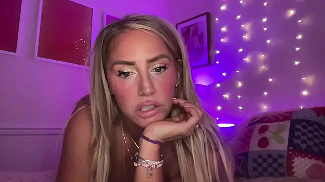 Snapshot of Fitnessbabe69 chatting on 27, 5, 2026 Fitnessbabe69 online show from 27, 5, 2026