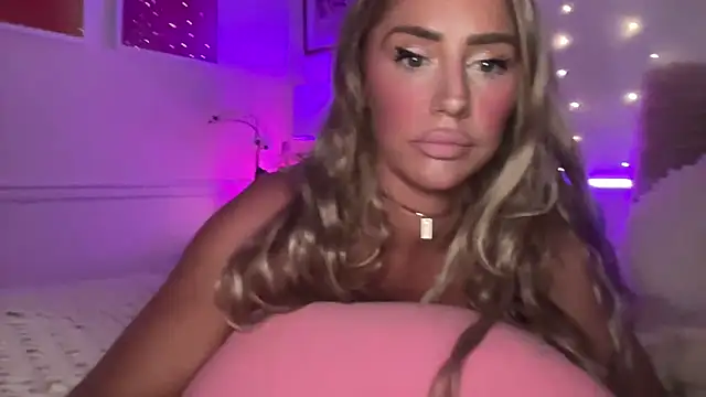 Snapshot of Fitnessbabe69 chatting on 15, 7, 2026 Fitnessbabe69 online show from 15, 7, 2026