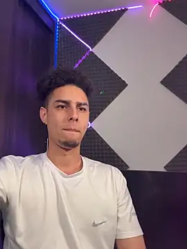 Snapshot of bigryann23 chatting on 28, 2, 2026 bigryann23 online show from 28, 2, 2026